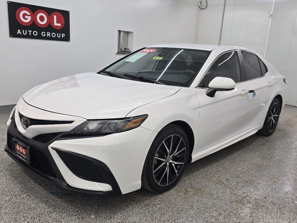 Toyota Camry SE 2021