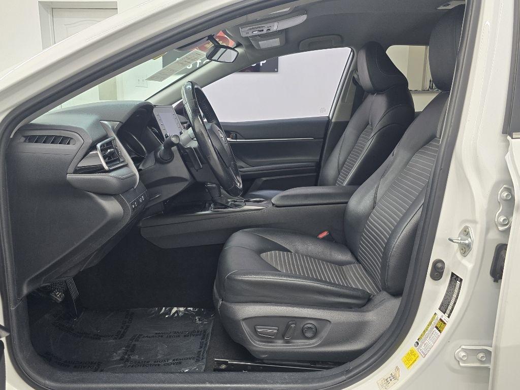 Toyota Camry SE 2021