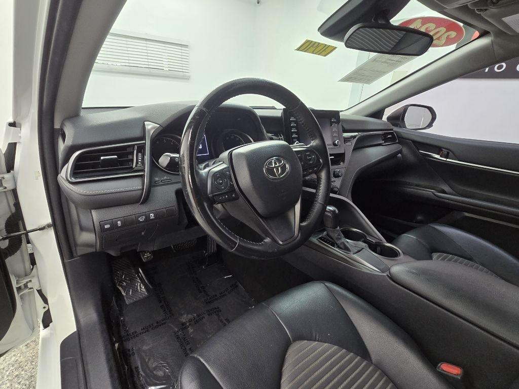 Toyota Camry SE 2021