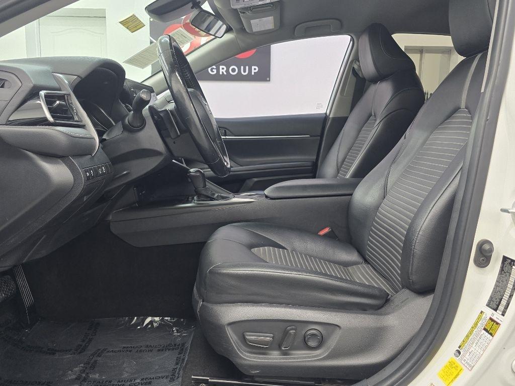 Toyota Camry SE 2021