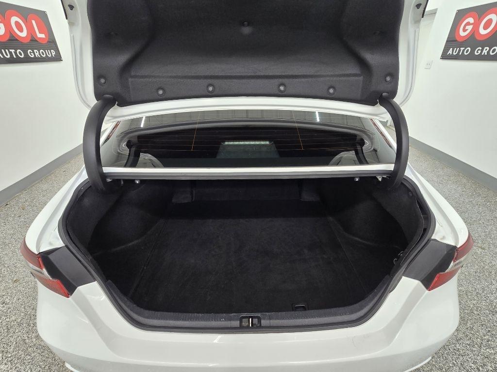 Toyota Camry SE 2021