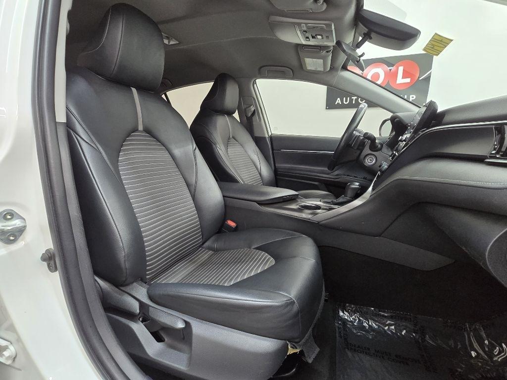 Toyota Camry SE 2021