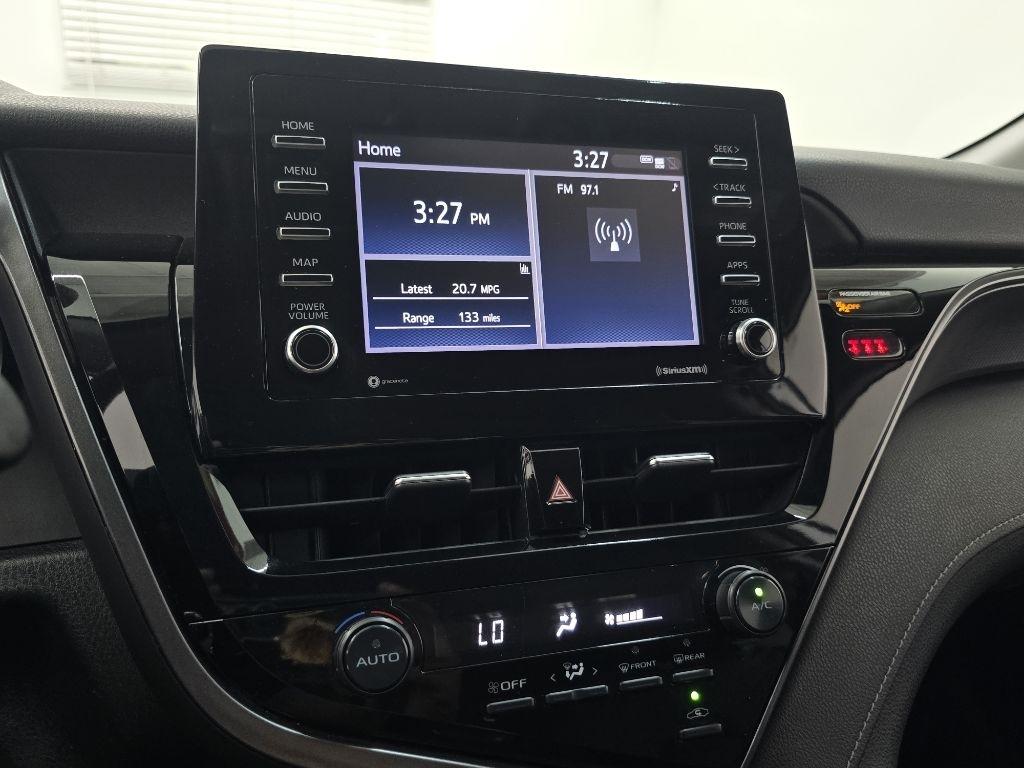 Toyota Camry SE 2021