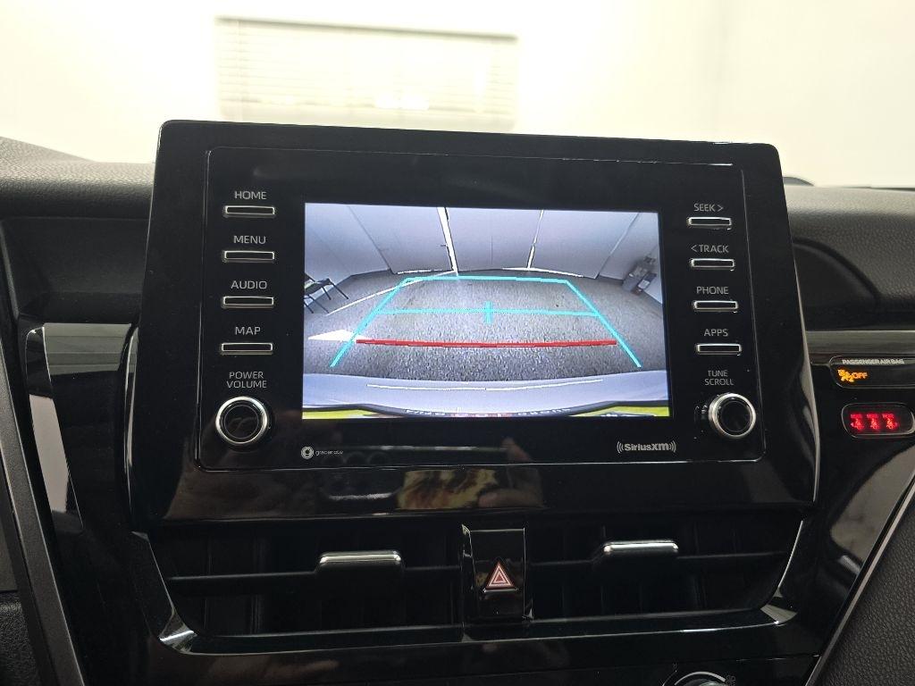 Toyota Camry SE 2021