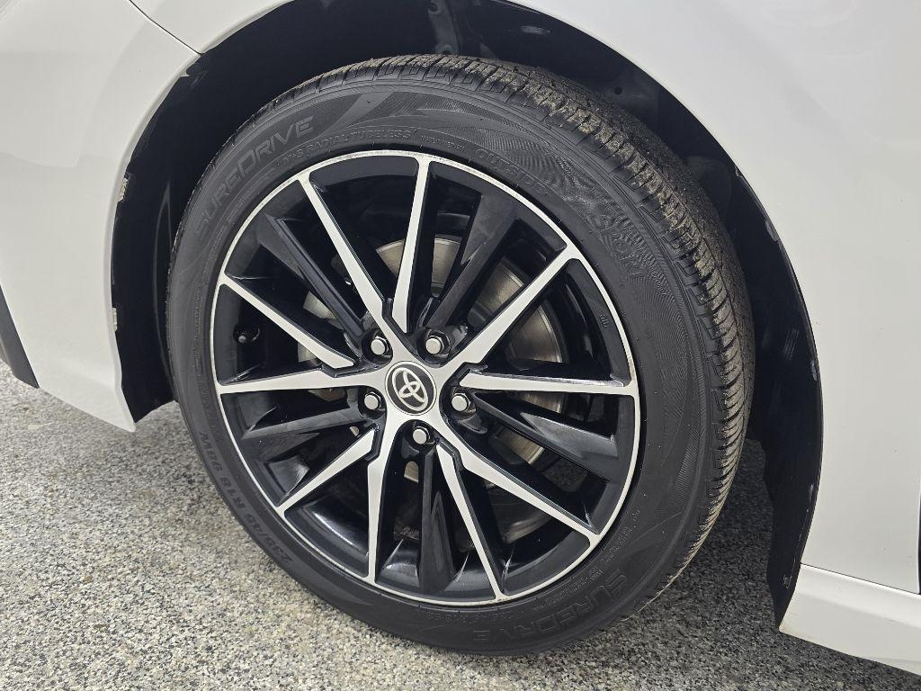 Toyota Camry SE 2021