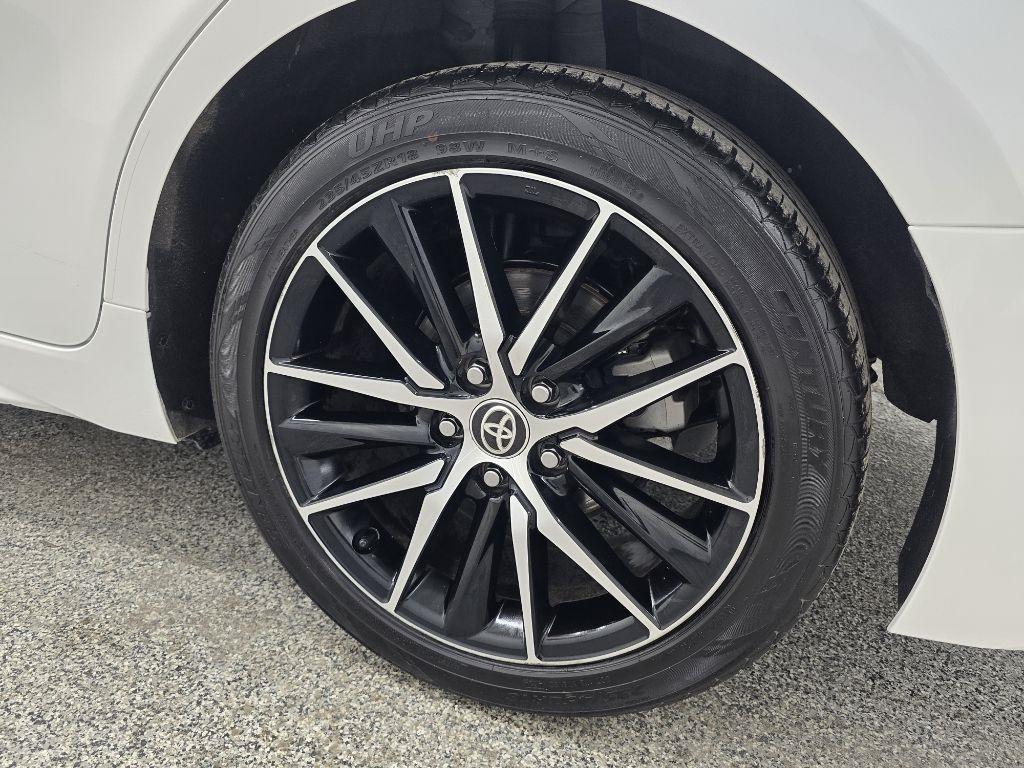 Toyota Camry SE 2021