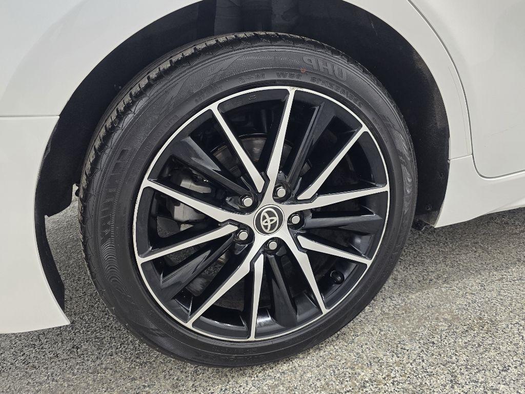 Toyota Camry SE 2021