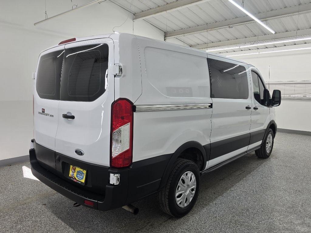 Ford Transit 250 Van Low Roof w/Sliding Pass. 130-in. WB 2021