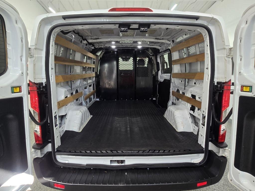 Ford Transit 250 Van Low Roof w/Sliding Pass. 130-in. WB 2021