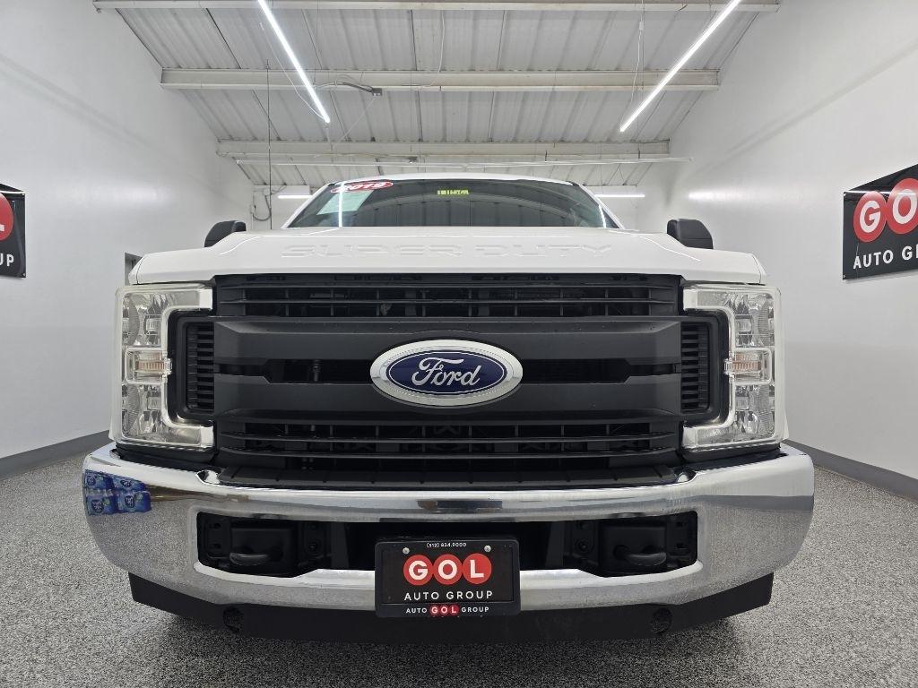 Ford F-250 SD Lariat Crew Cab 2WD 2019
