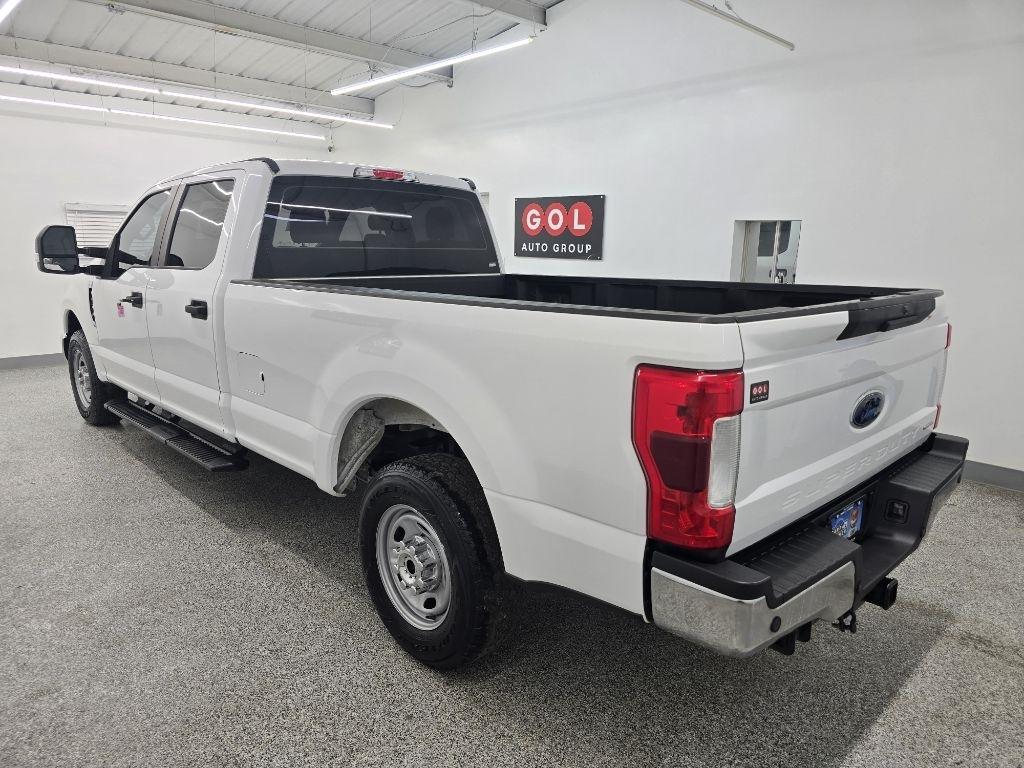 Ford F-250 SD Lariat Crew Cab 2WD 2019