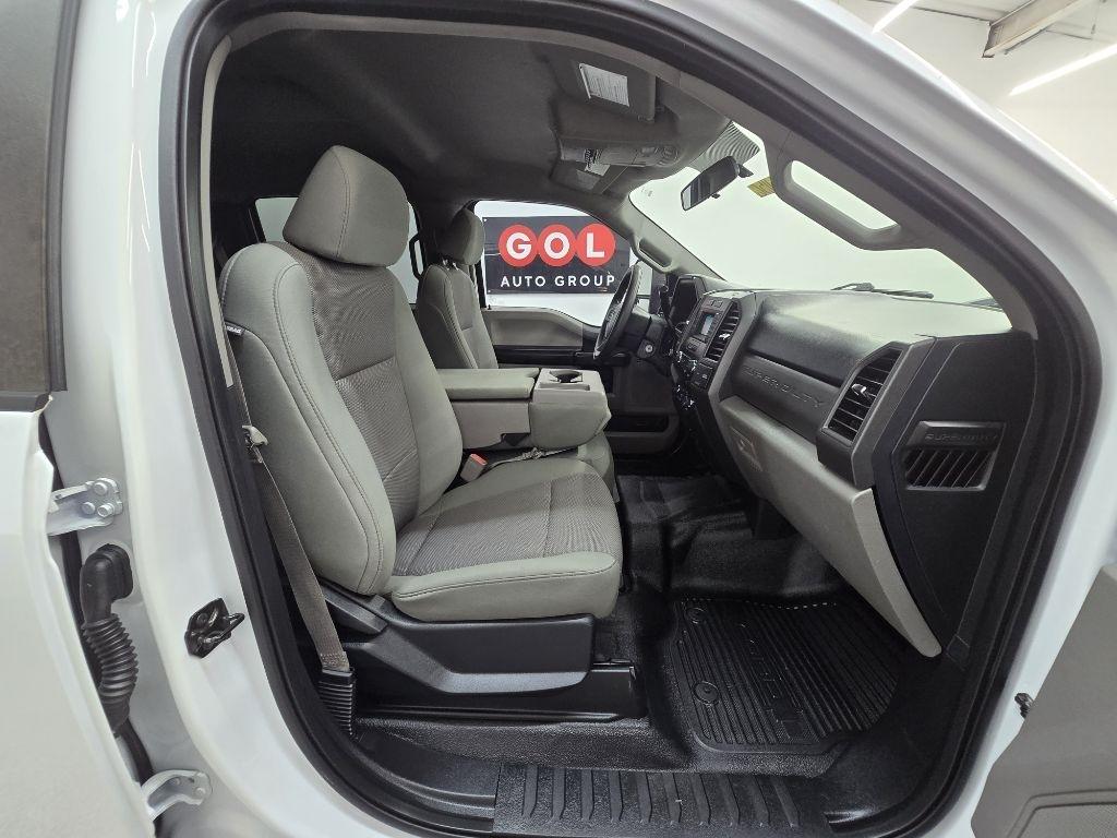 Ford F-250 SD Lariat Crew Cab 2WD 2019