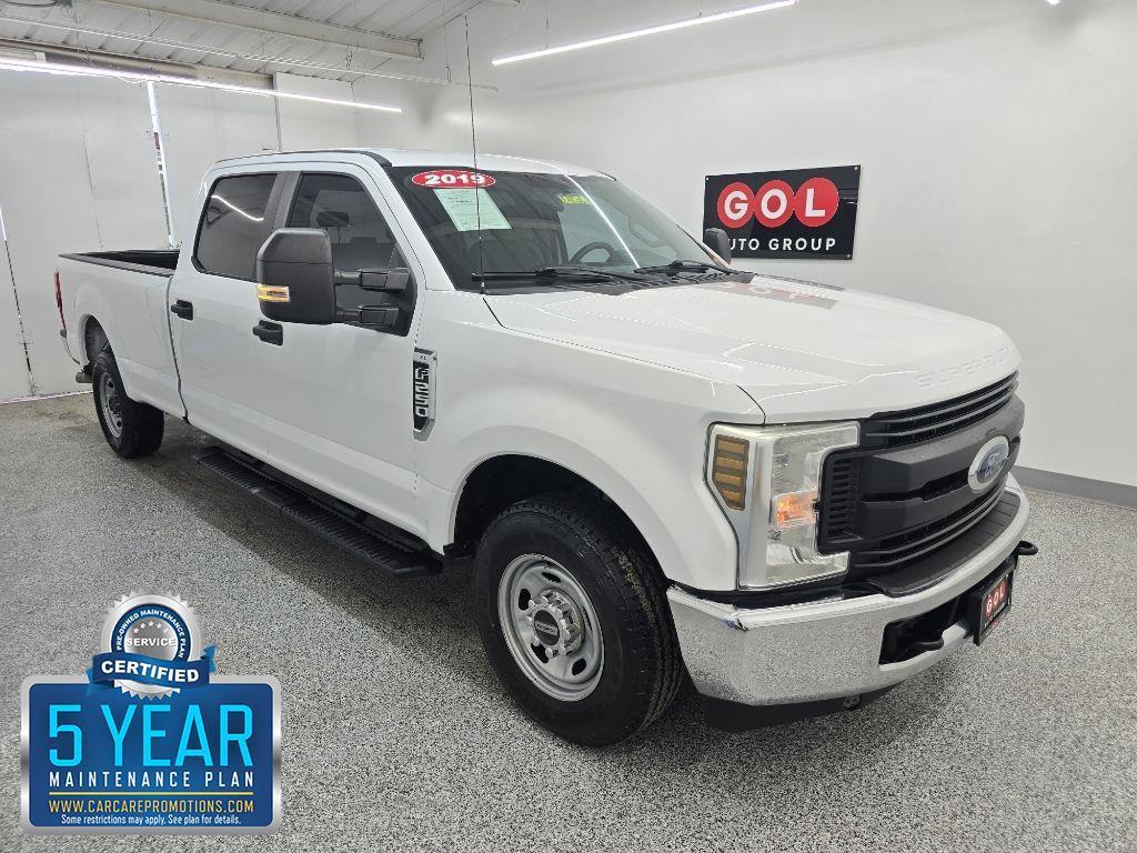 Ford F-250 SD Lariat Crew Cab 2WD 2019