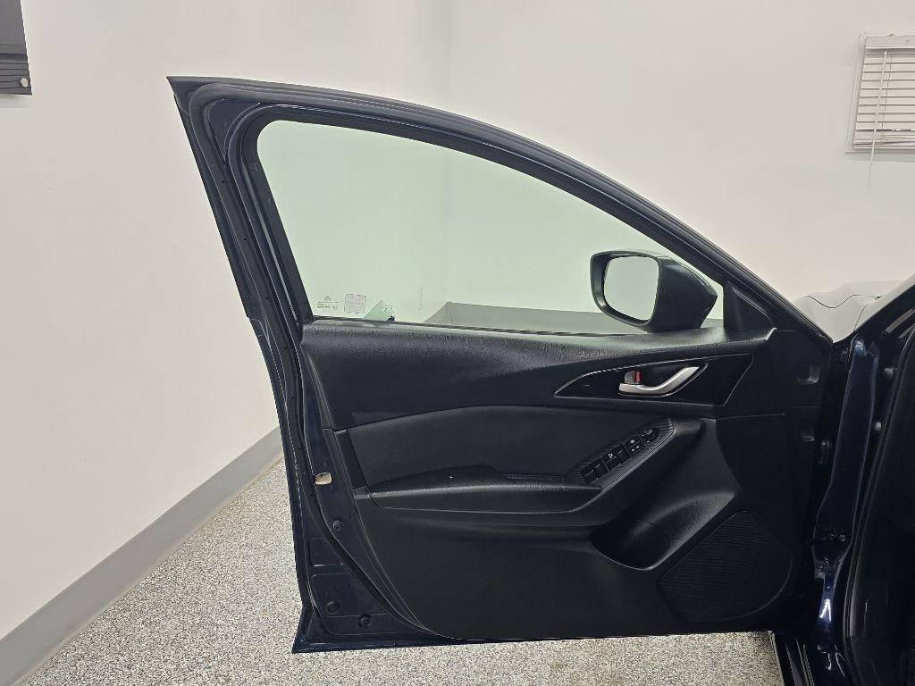 Mazda MAZDA3 i Sport AT 4-Door 2016