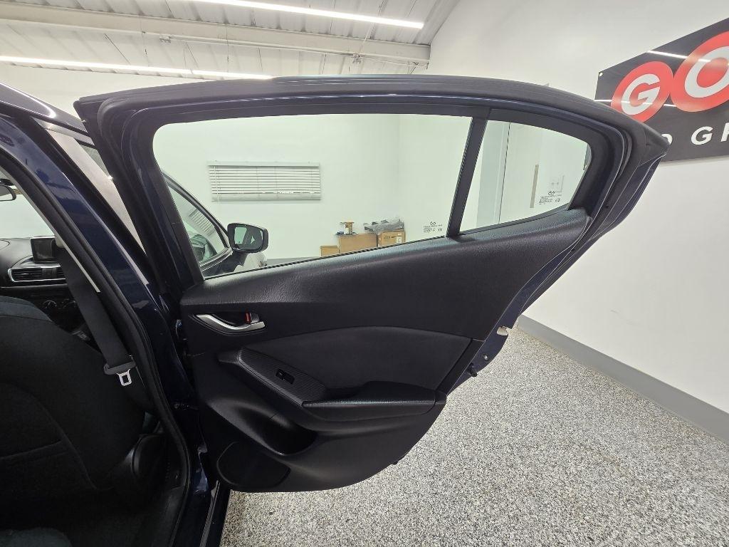 Mazda MAZDA3 i Sport AT 4-Door 2016