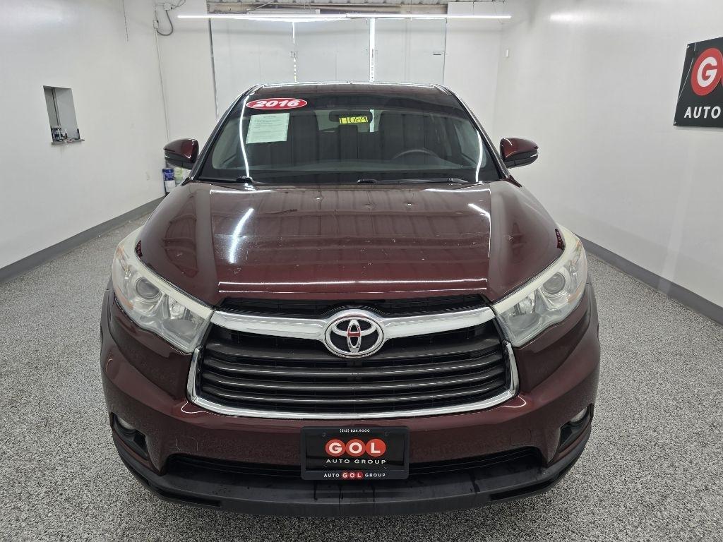 Toyota Highlander LE FWD V6 2016