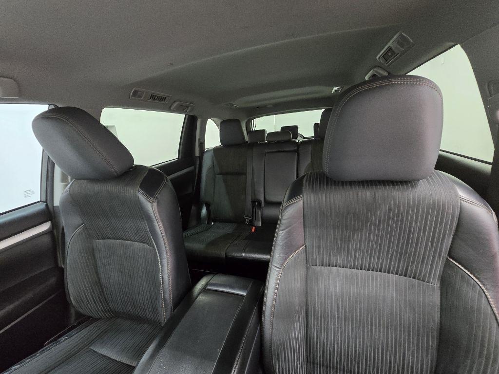 Toyota Highlander LE FWD V6 2016