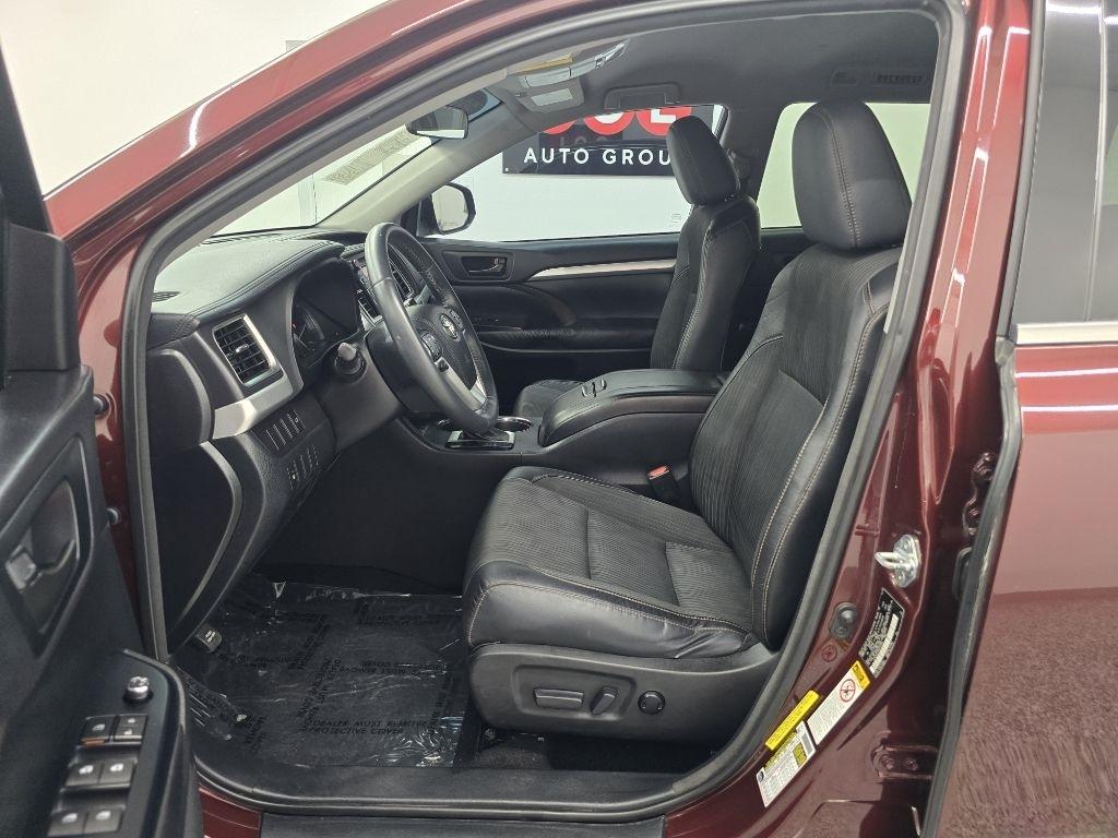 Toyota Highlander LE FWD V6 2016