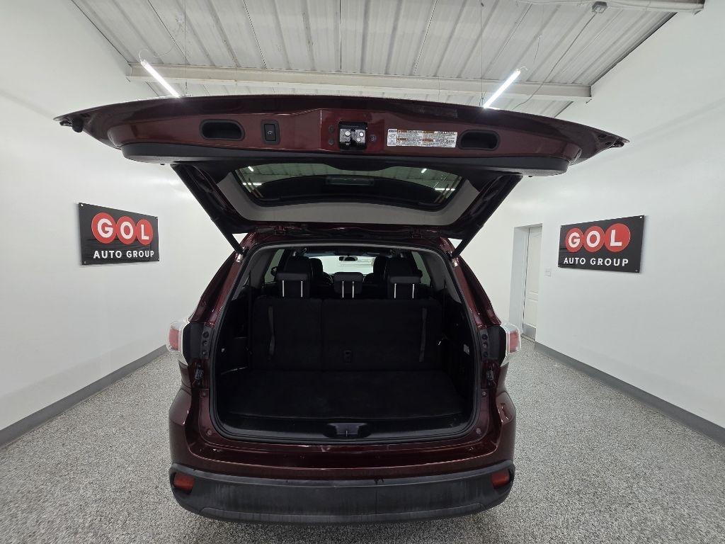 Toyota Highlander LE FWD V6 2016