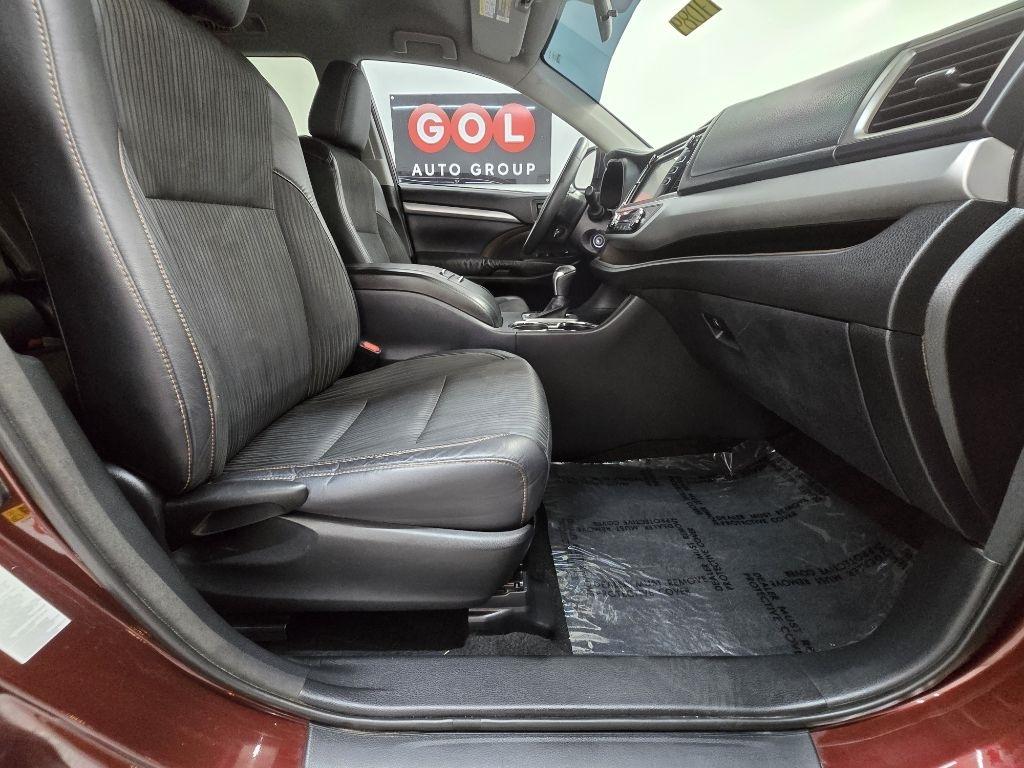 Toyota Highlander LE FWD V6 2016