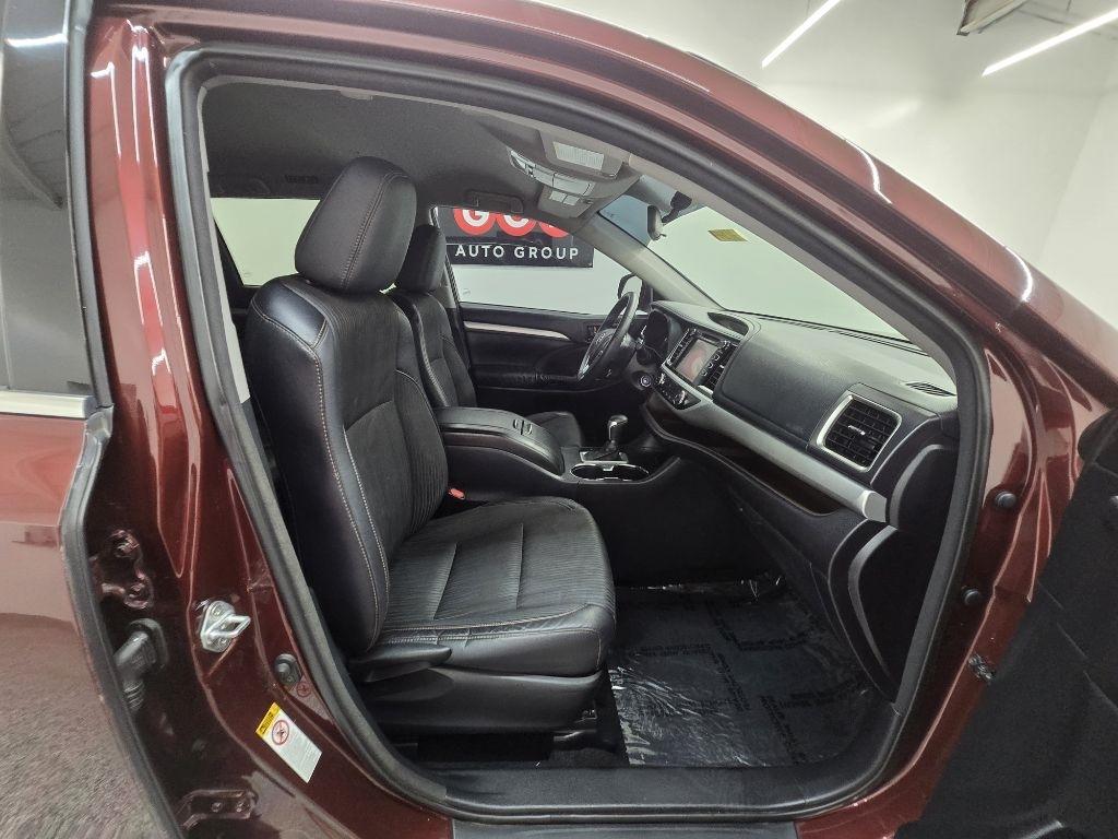 Toyota Highlander LE FWD V6 2016