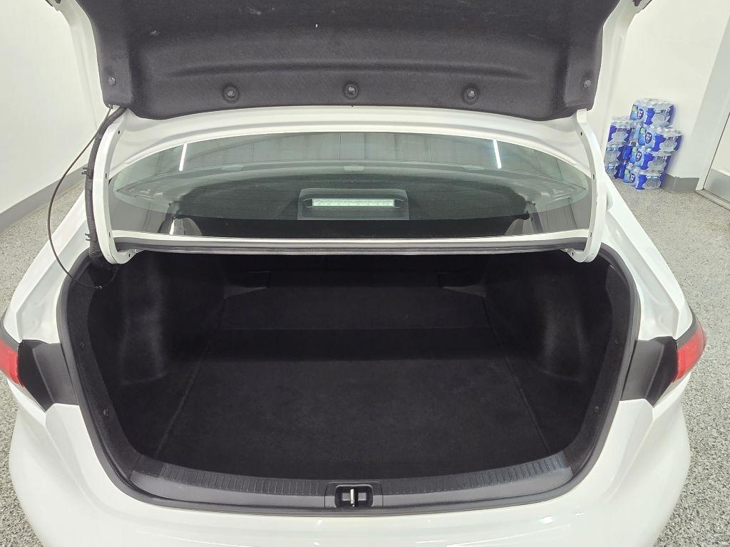 Toyota Corolla LE 2021