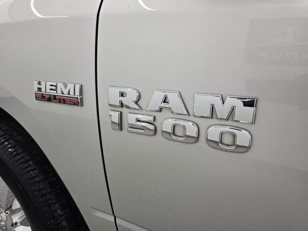RAM 1500 SLT Crew Cab SWB 2WD 2016