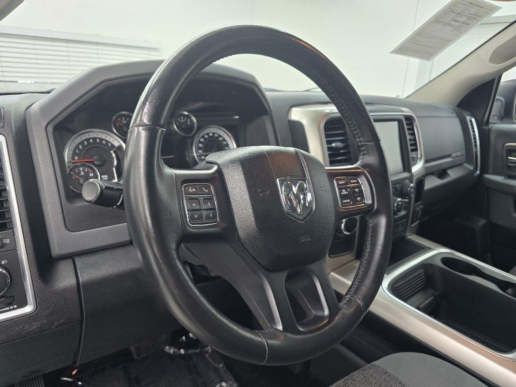 RAM 1500 SLT Crew Cab SWB 2WD 2016