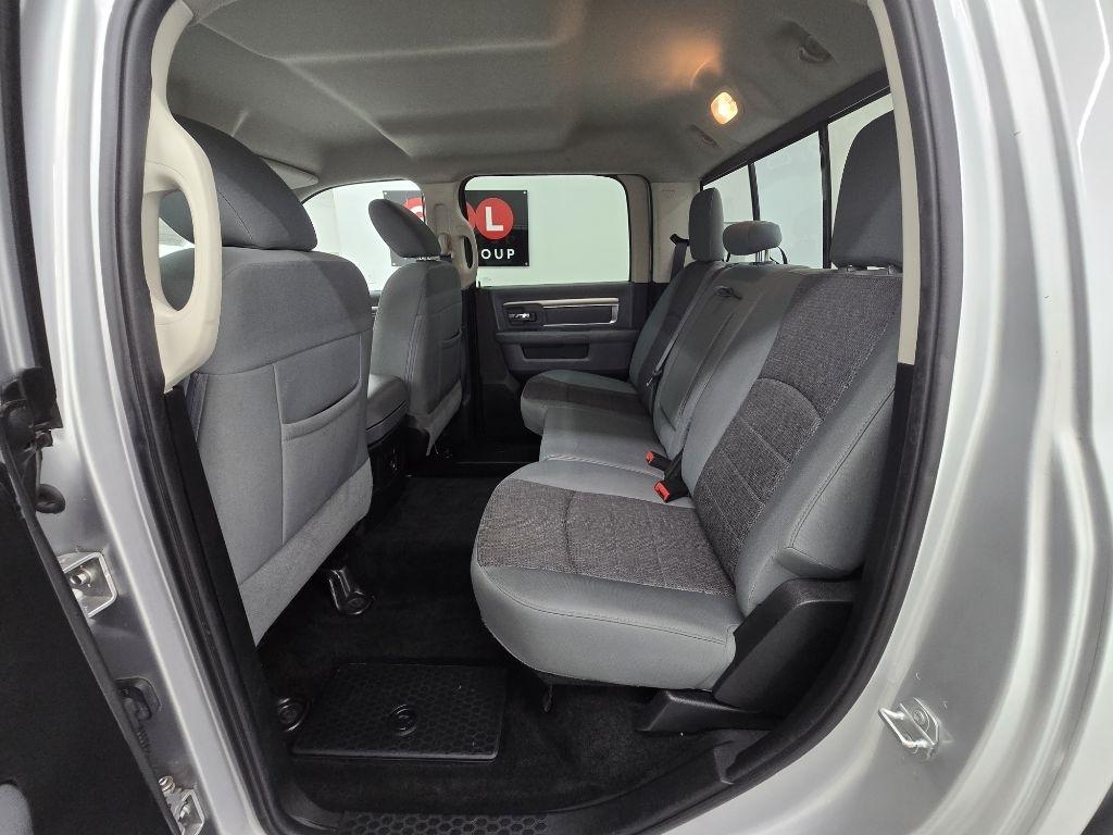 RAM 1500 SLT Crew Cab SWB 2WD 2016