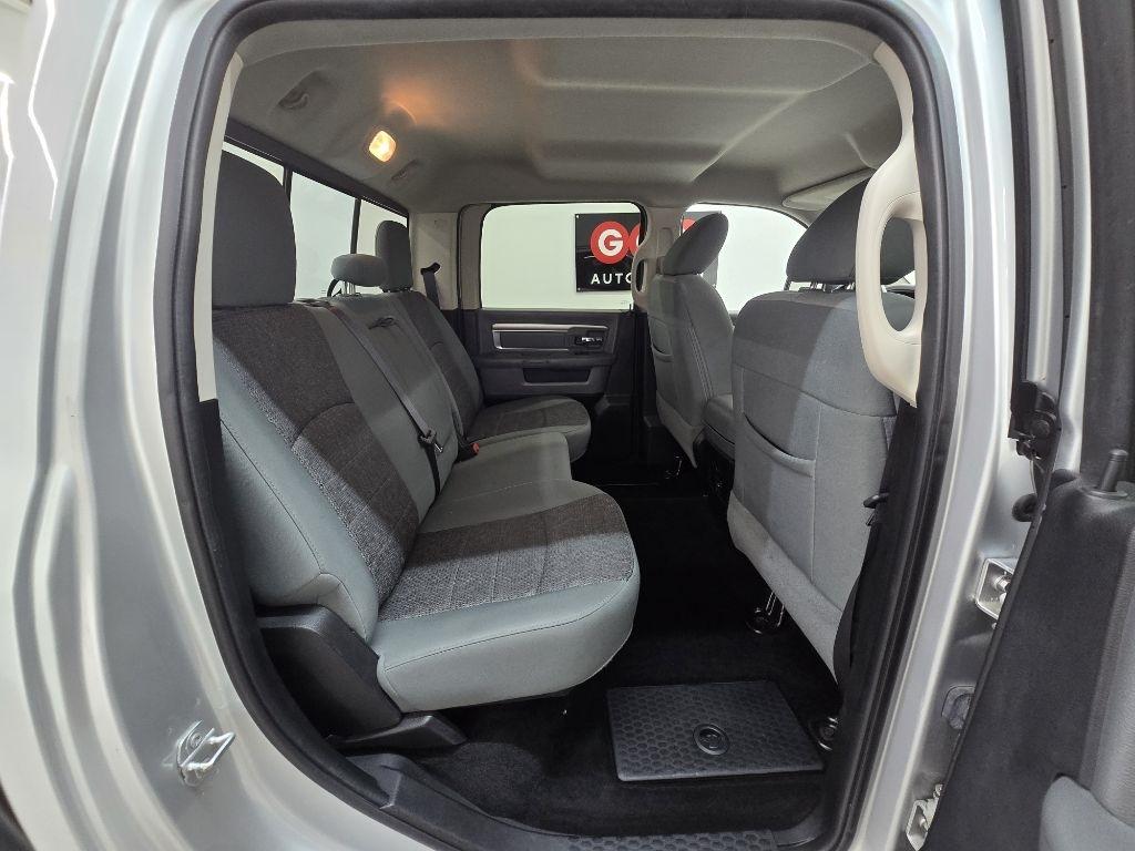 RAM 1500 SLT Crew Cab SWB 2WD 2016