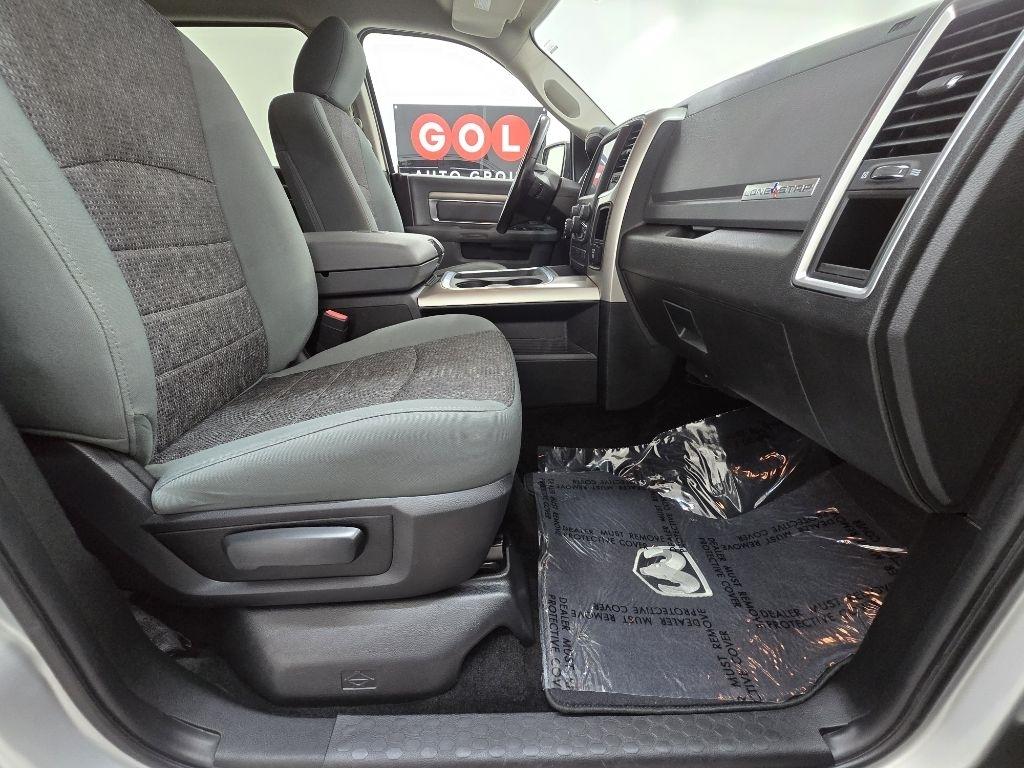 RAM 1500 SLT Crew Cab SWB 2WD 2016