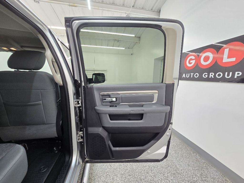 RAM 1500 SLT Crew Cab SWB 2WD 2016