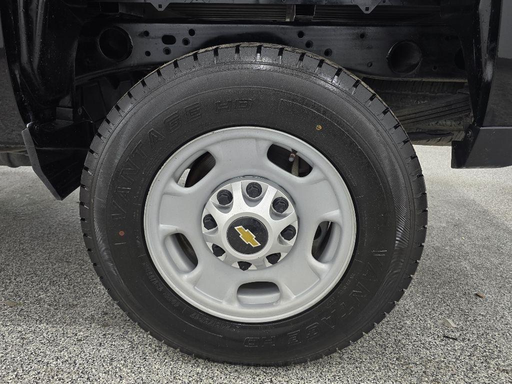 Chevrolet Silverado 2500HD Work Truck Crew Cab Long Box 2WD 2017