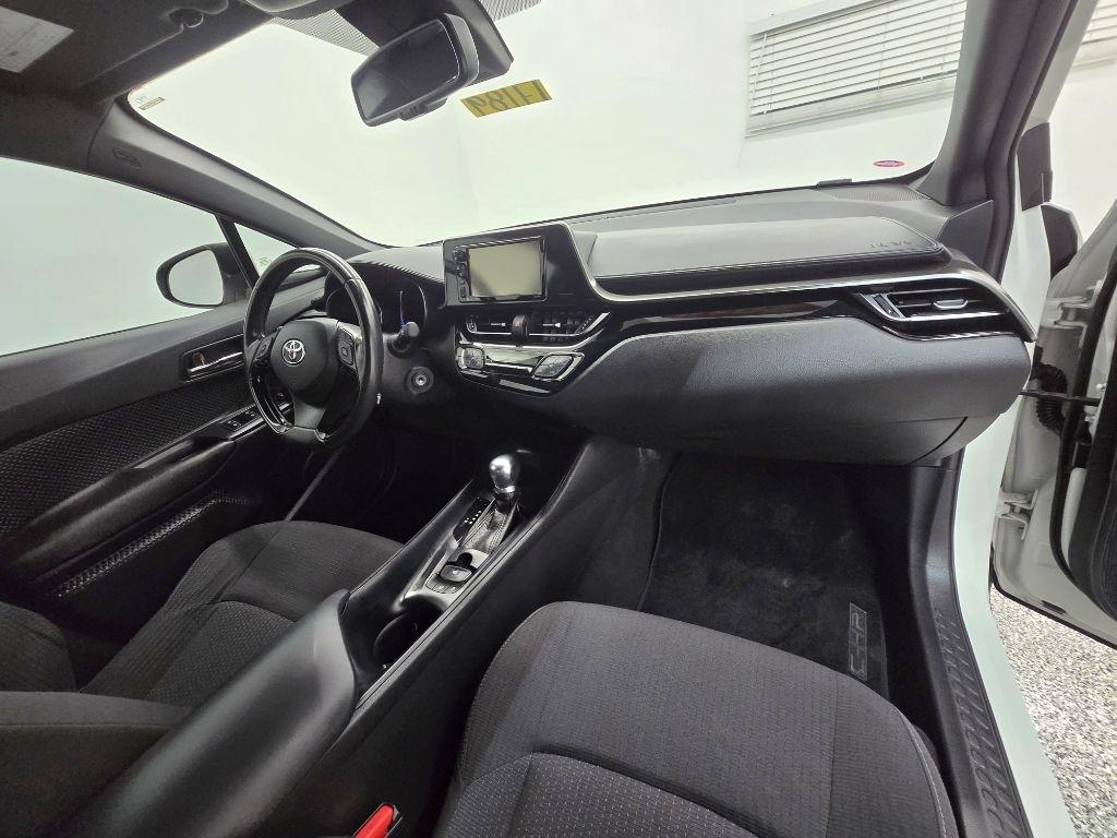 Toyota C-HR XLE 2018