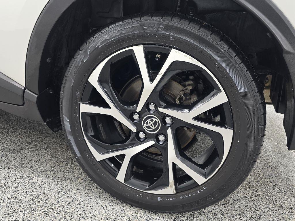 Toyota C-HR XLE 2018