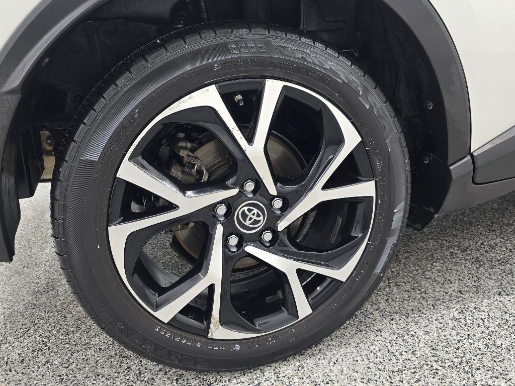 Toyota C-HR XLE 2018