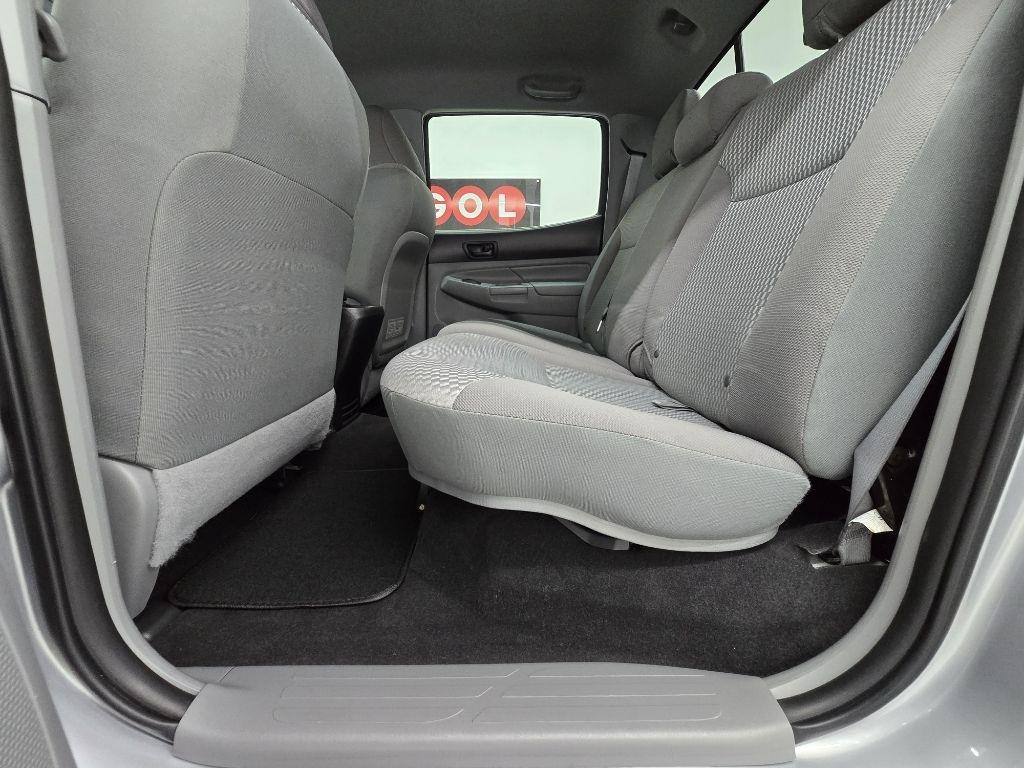 Toyota Tacoma PreRunner Double Cab V6 5AT 2WD 2015