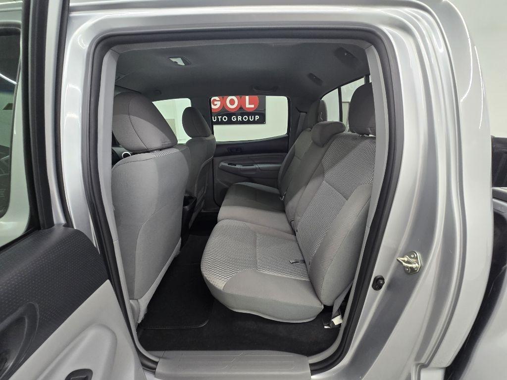 Toyota Tacoma PreRunner Double Cab V6 5AT 2WD 2015