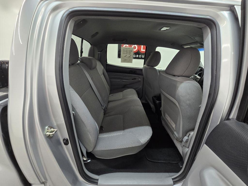 Toyota Tacoma PreRunner Double Cab V6 5AT 2WD 2015