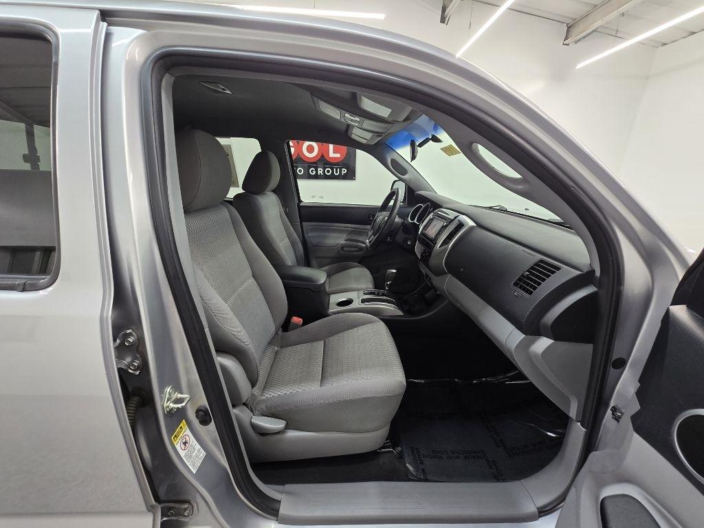 Toyota Tacoma PreRunner Double Cab V6 5AT 2WD 2015