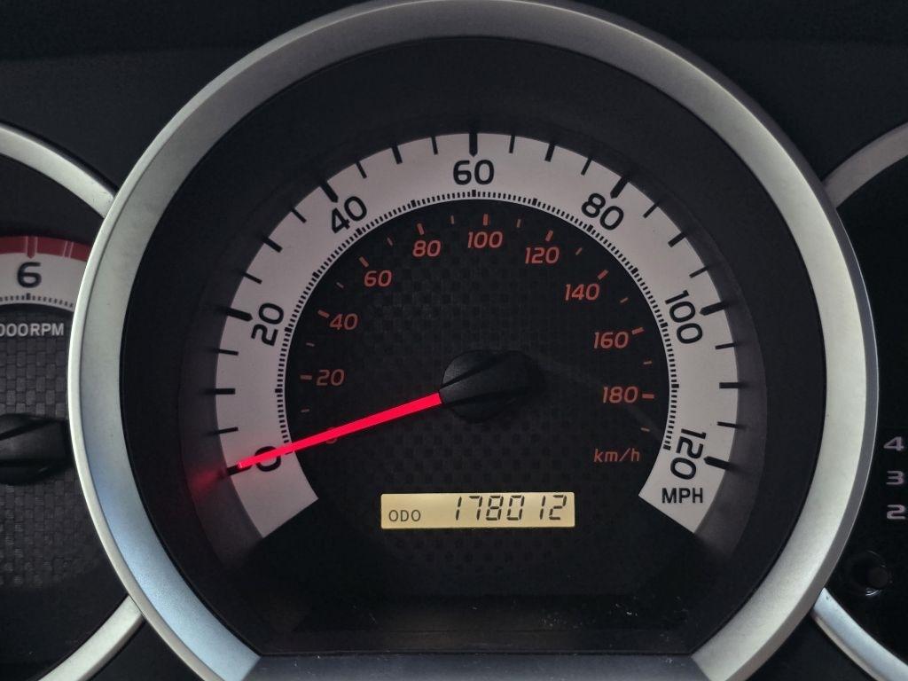 Toyota Tacoma PreRunner Double Cab V6 5AT 2WD 2015