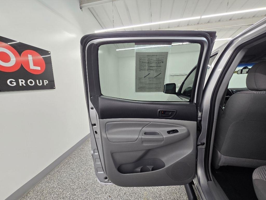 Toyota Tacoma PreRunner Double Cab V6 5AT 2WD 2015