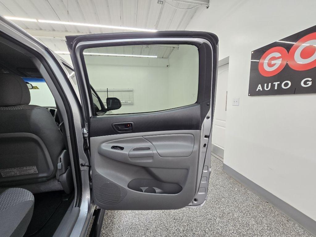 Toyota Tacoma PreRunner Double Cab V6 5AT 2WD 2015