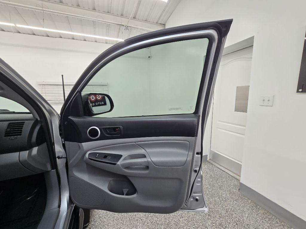 Toyota Tacoma PreRunner Double Cab V6 5AT 2WD 2015