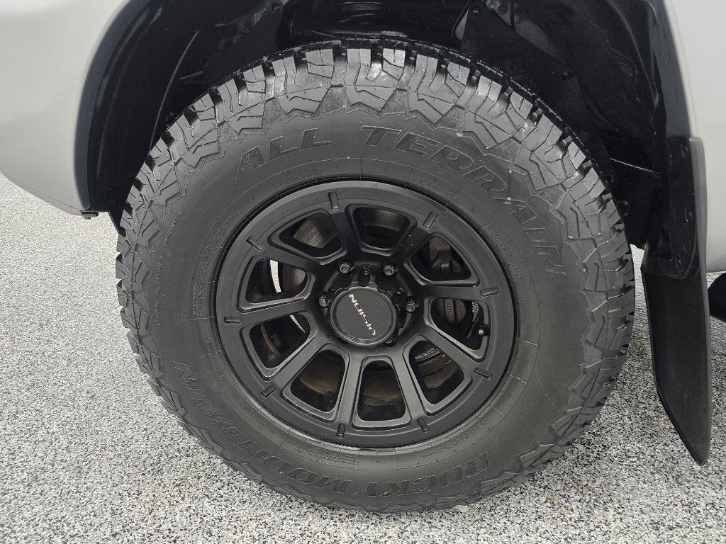 Toyota Tacoma PreRunner Double Cab V6 5AT 2WD 2015