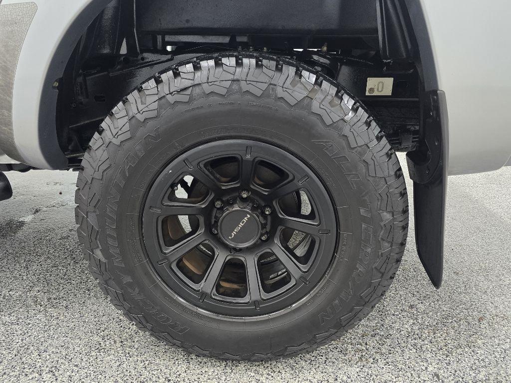 Toyota Tacoma PreRunner Double Cab V6 5AT 2WD 2015