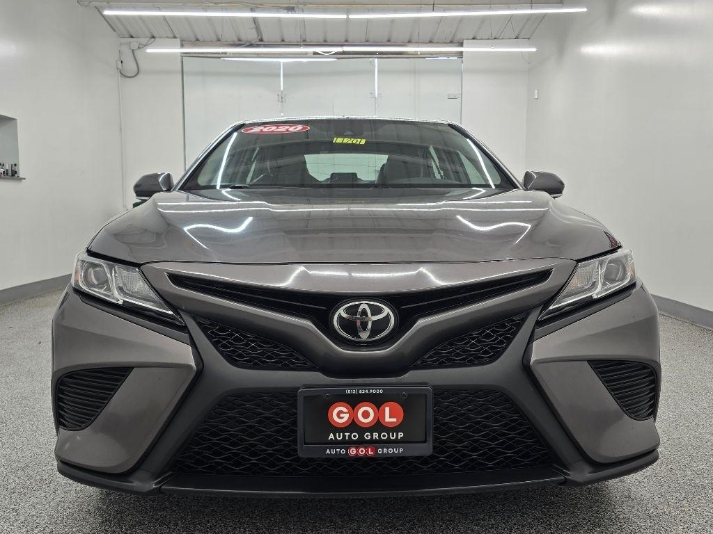 Toyota Camry SE 2020