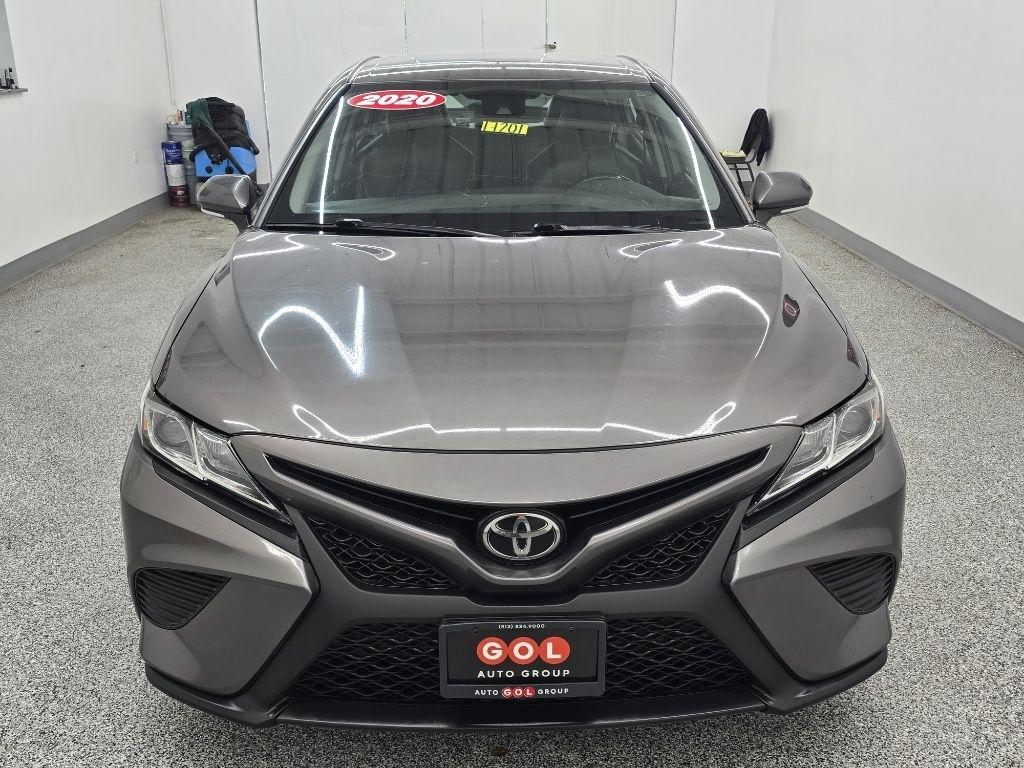 Toyota Camry SE 2020