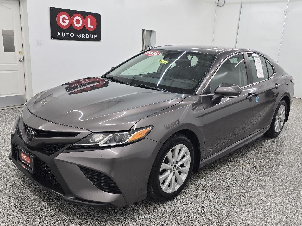 Toyota Camry SE 2020