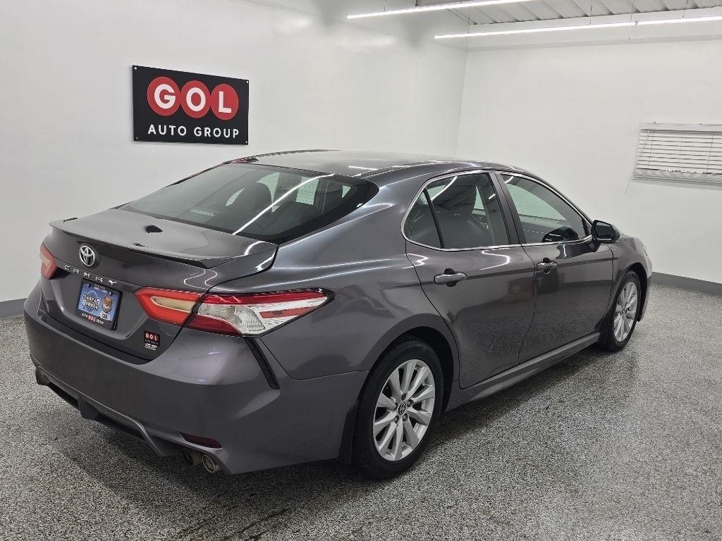 Toyota Camry SE 2020
